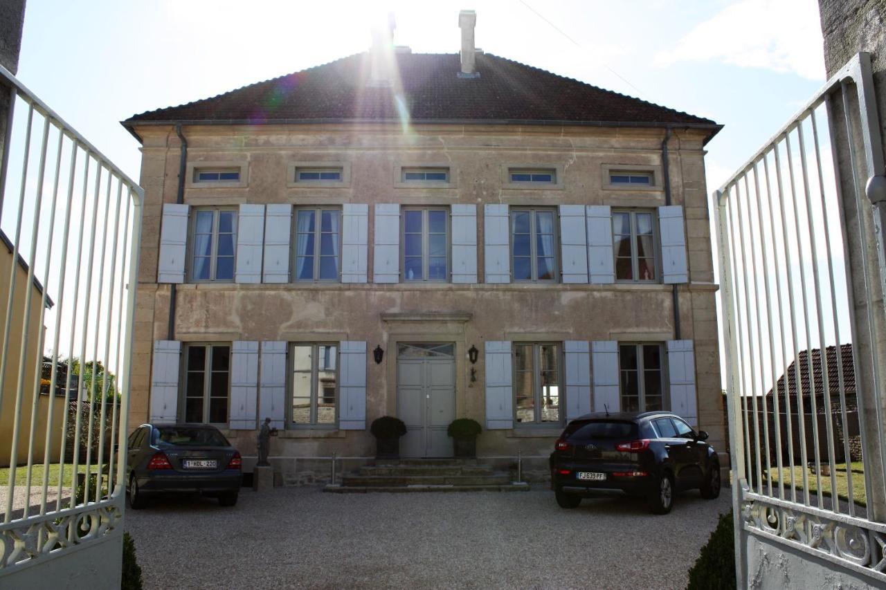 Le Vieux Presbytere Confracourt Eksteriør billede